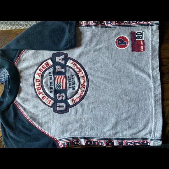 SIZE 4 - 3 shirts- 2 shorts.  GREAT SHAPE -      Like new - $18 - Picture 3 of 8